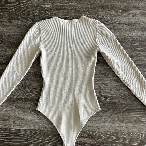 EUC Veiled New York Ribbed Knit Long Sleeve Bodysuit Beige Neutral | Size Medium - Picture 13 of 15